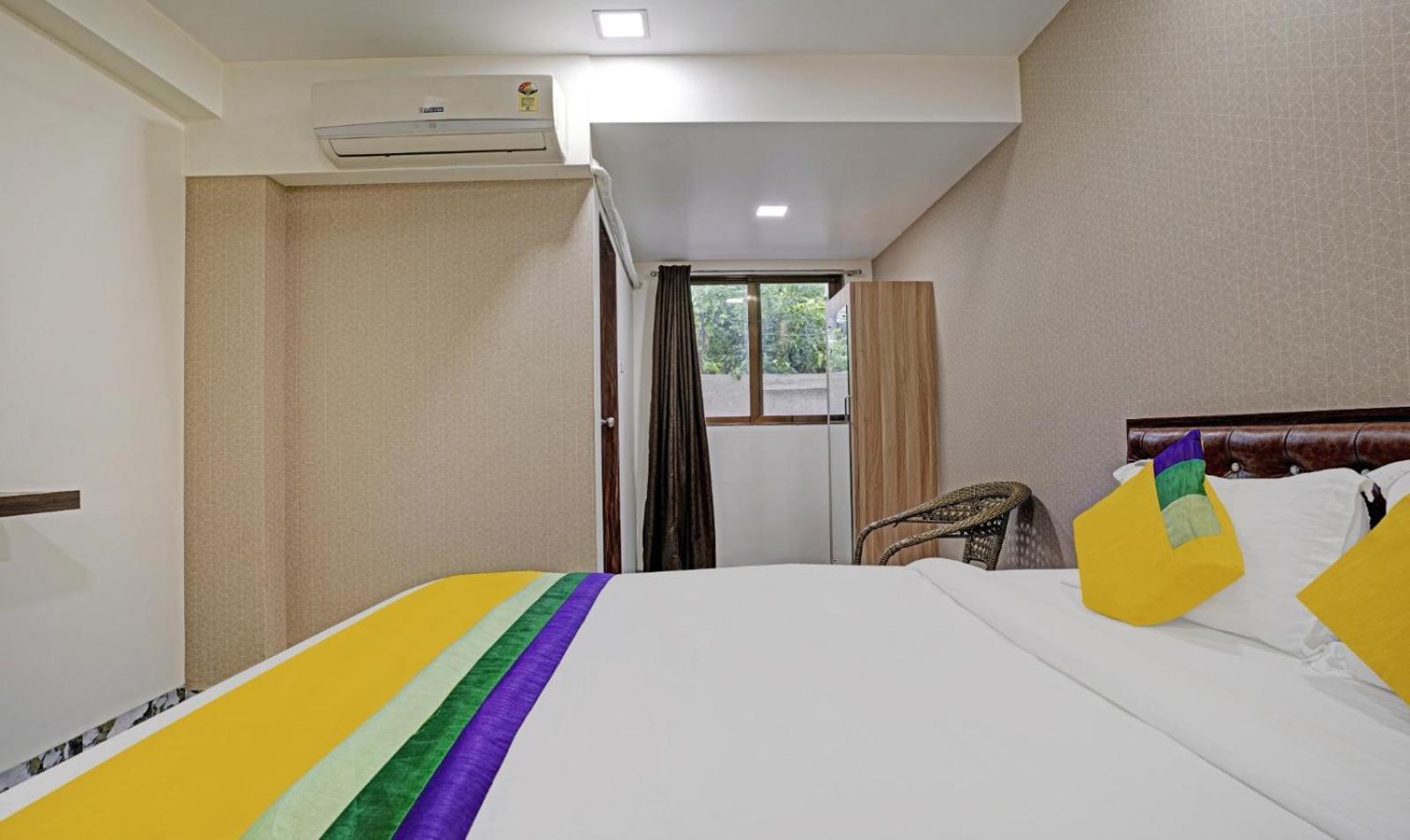 Glitz Hotels Golden Birds - Mahape, Navi Mumbai Exterior photo