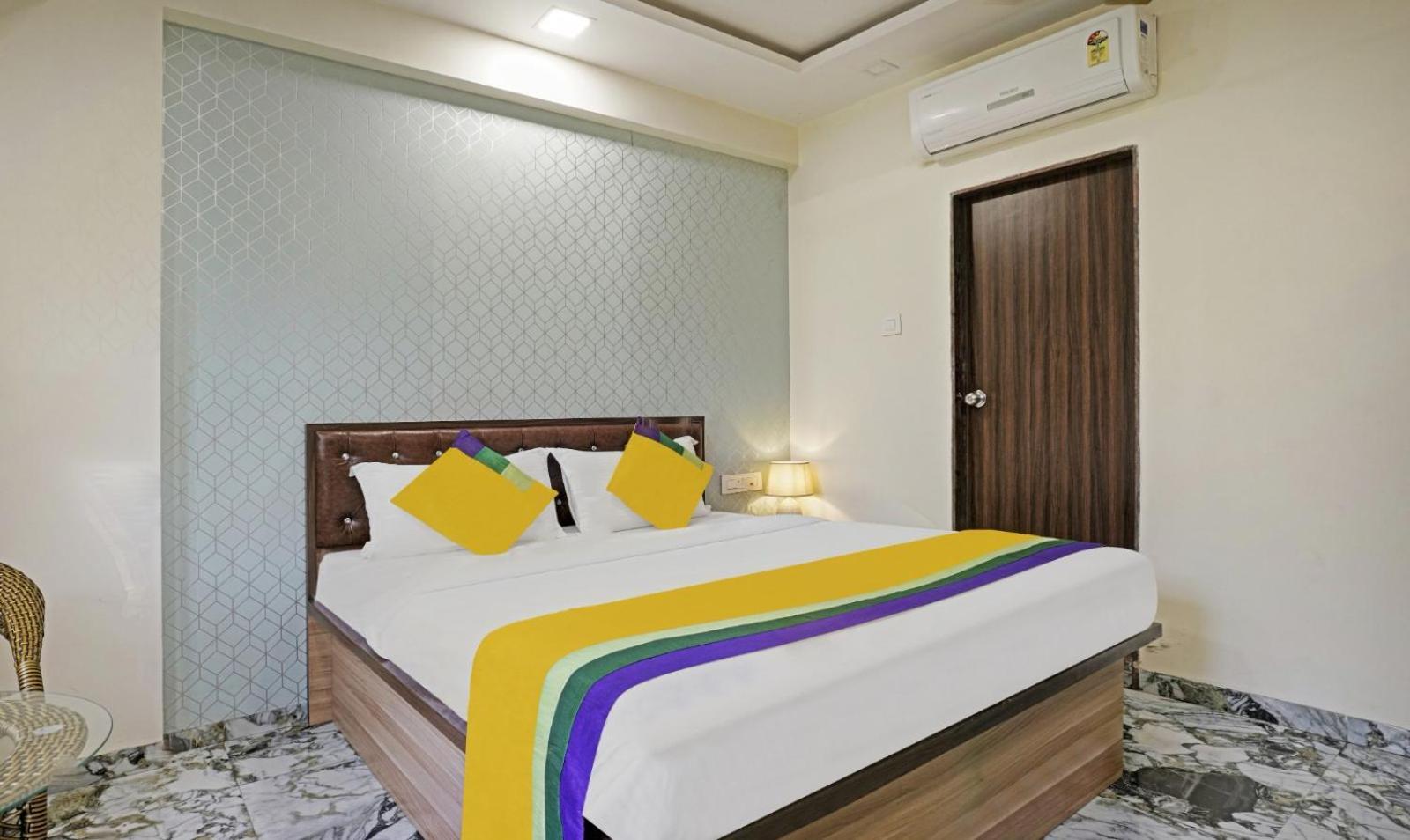 Glitz Hotels Golden Birds - Mahape, Navi Mumbai Exterior photo